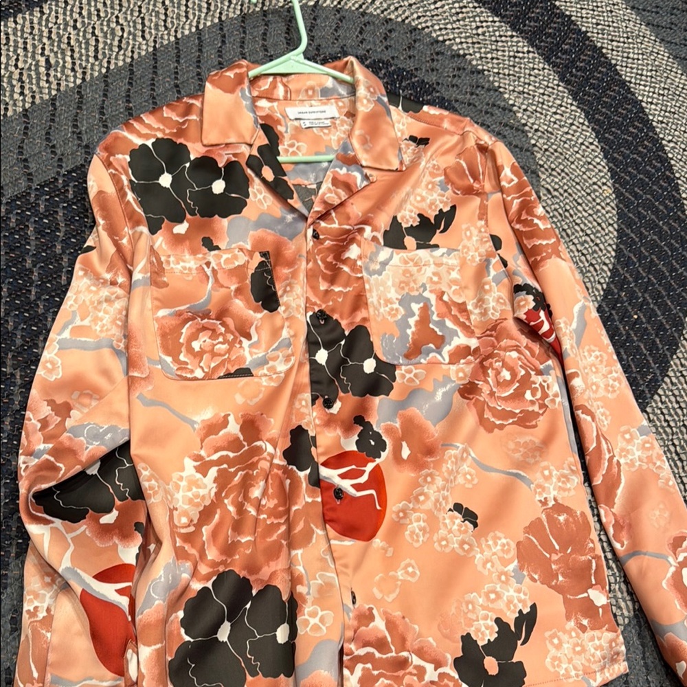 Urban Outfitters Silky Peach Floral Button-Up Shirt Long Sleeve Size M